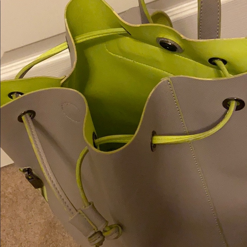 Backpack - Picture 3 of 4